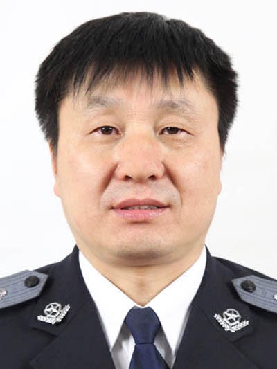 杨洪臣
