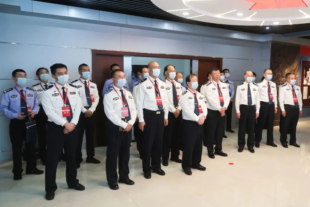 说明: 图片 说明: 图片